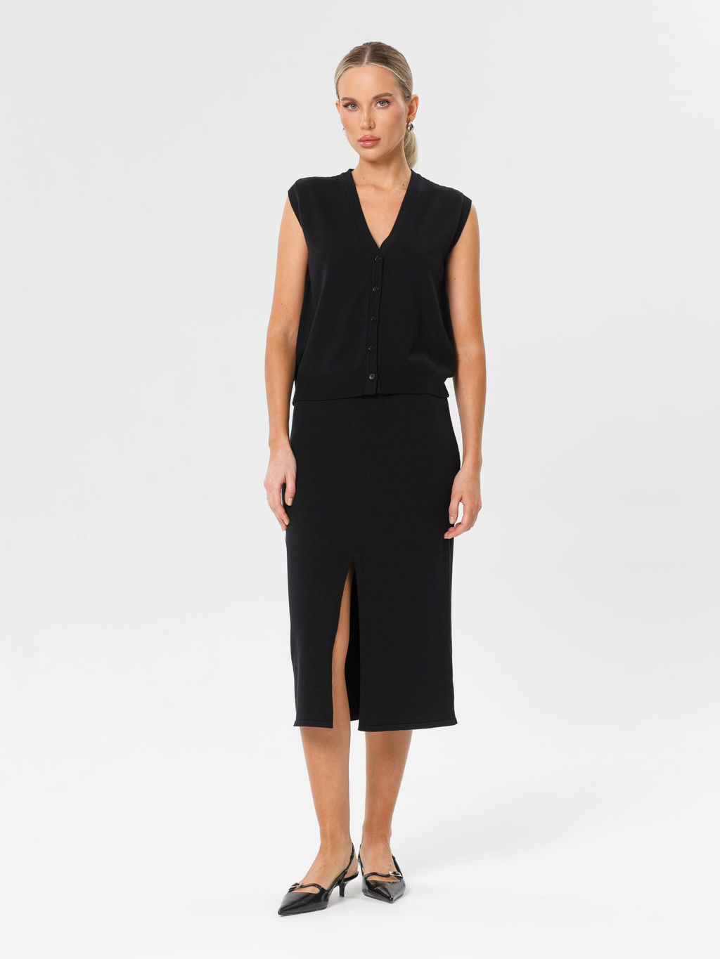 Жилет вязаный