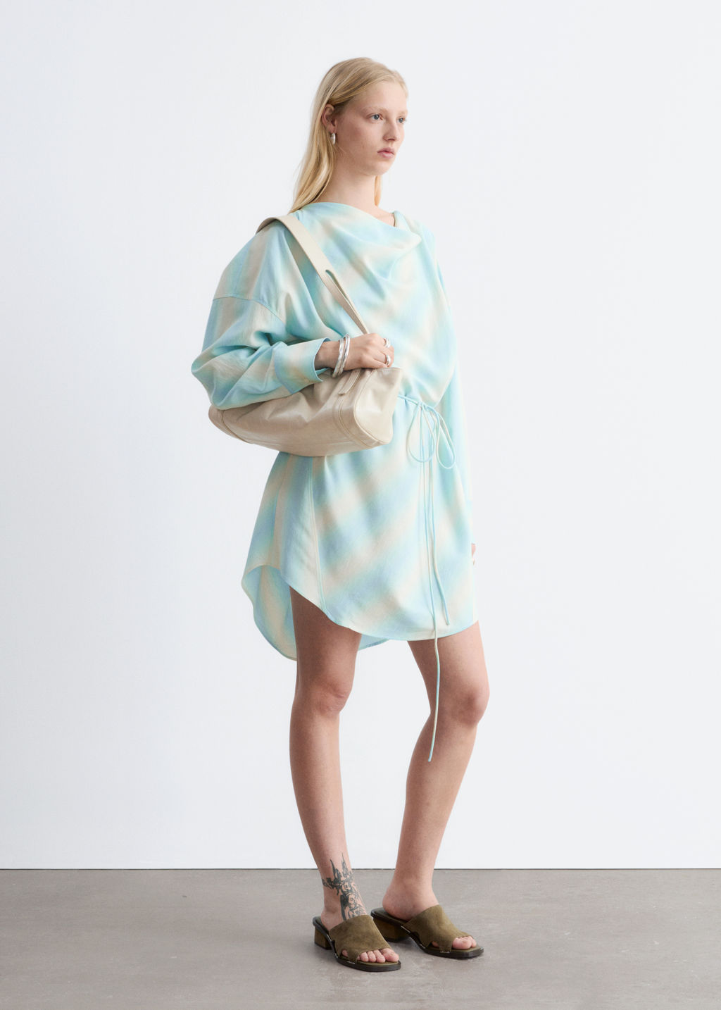Vestido midi estampado con cuello chal - H&m фото 6
