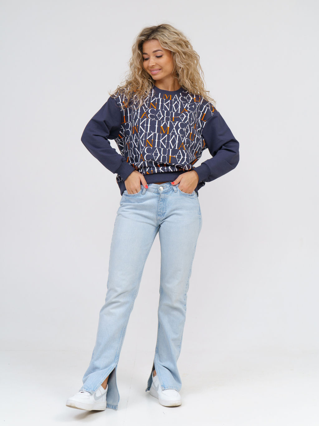 892 Свитшот "Серый/буквы/оранжевый"