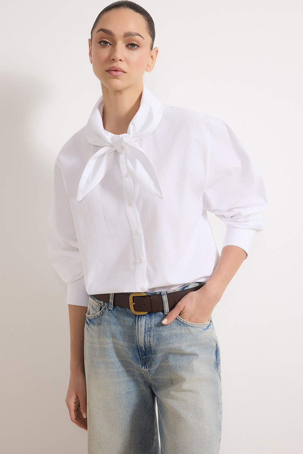 Koyu Kahverengi Pamuklu Yaka Fiyonk Baglamal? Genis Kal?p Poplin Gomlek TWOAW26GO00123 - Trendyolmilla фото 6