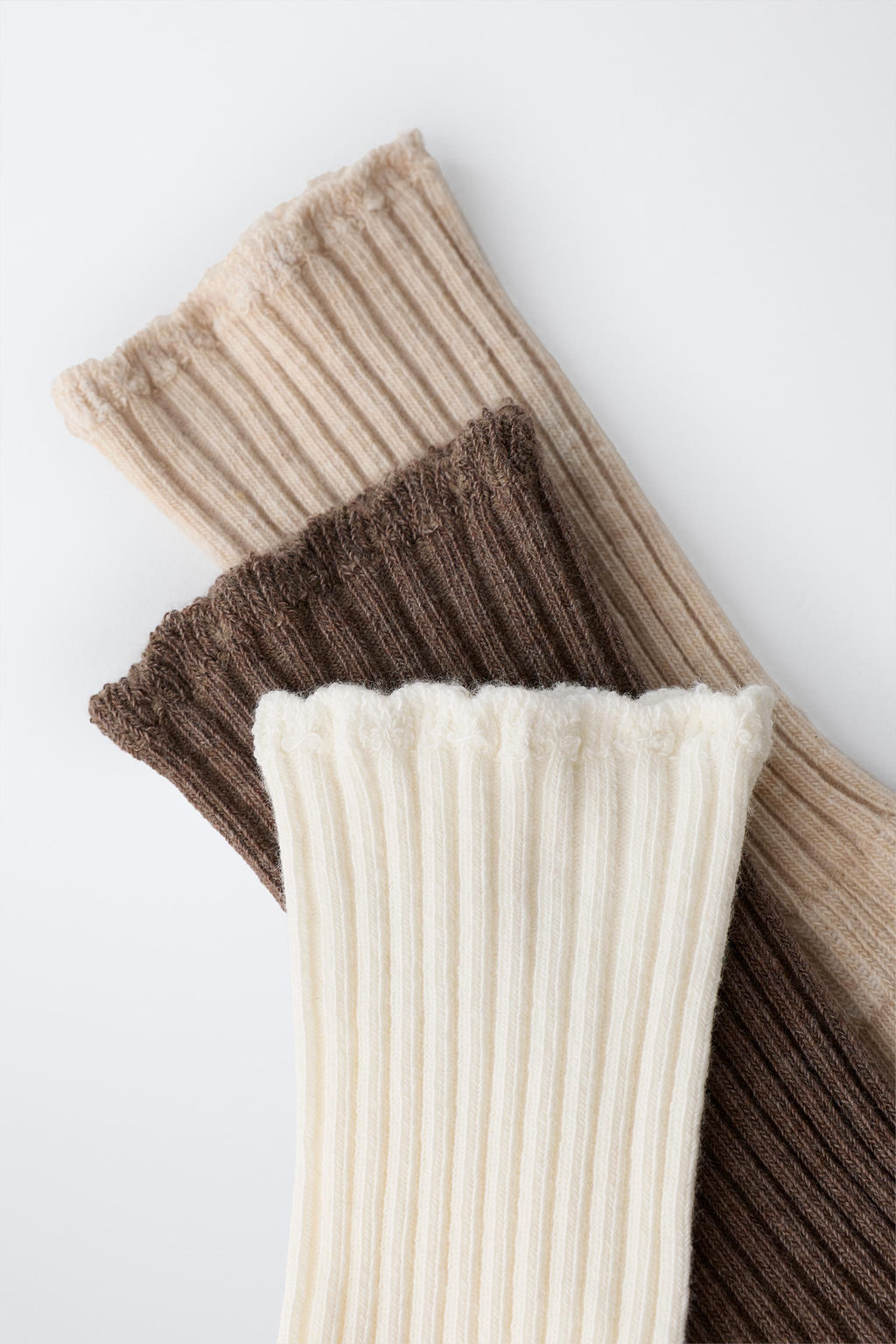 PACK TRES CALCETINES LARGOS RIZO / Beige claro - Zara фото 3