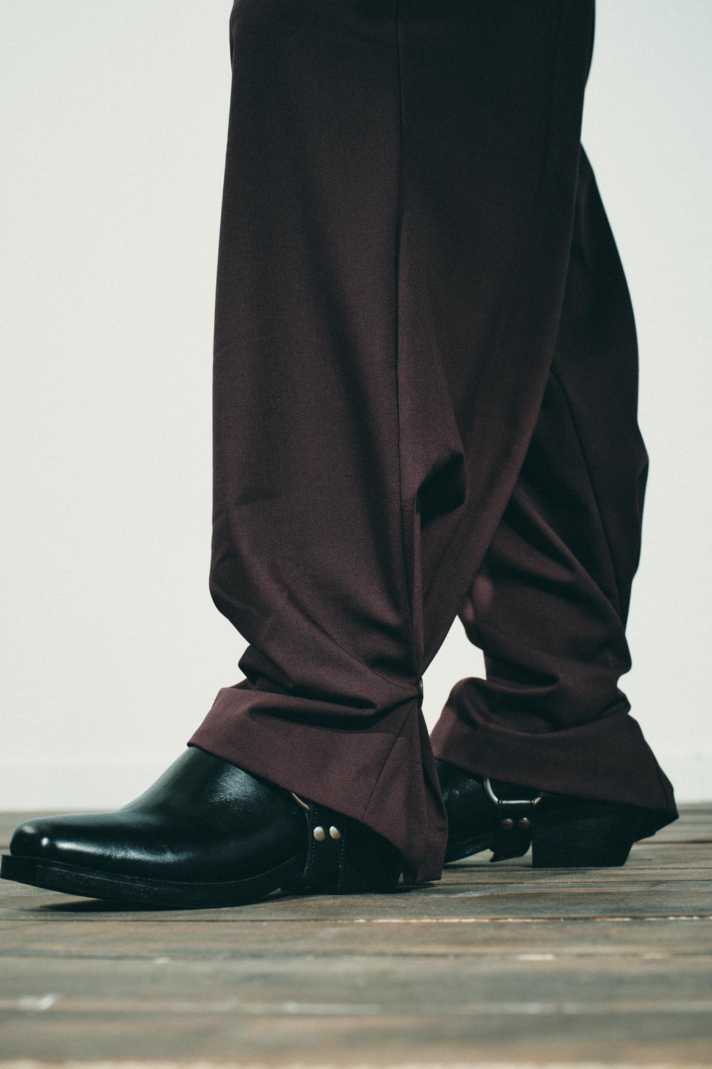 PLEATED TROUSERS WITH BUTTON HEM - Zara фото 7