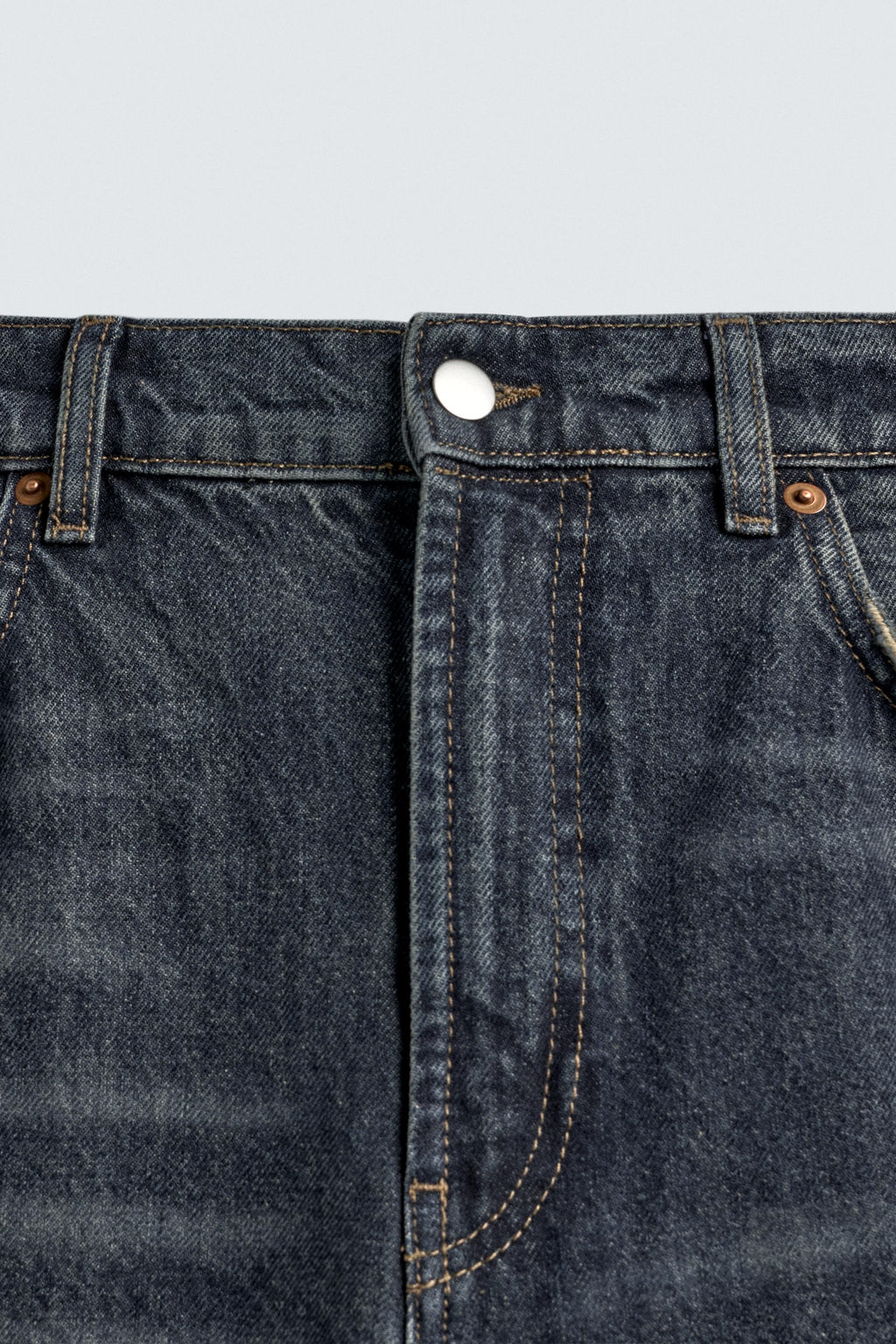 RELAXED STRAIGHT FIT JEANS