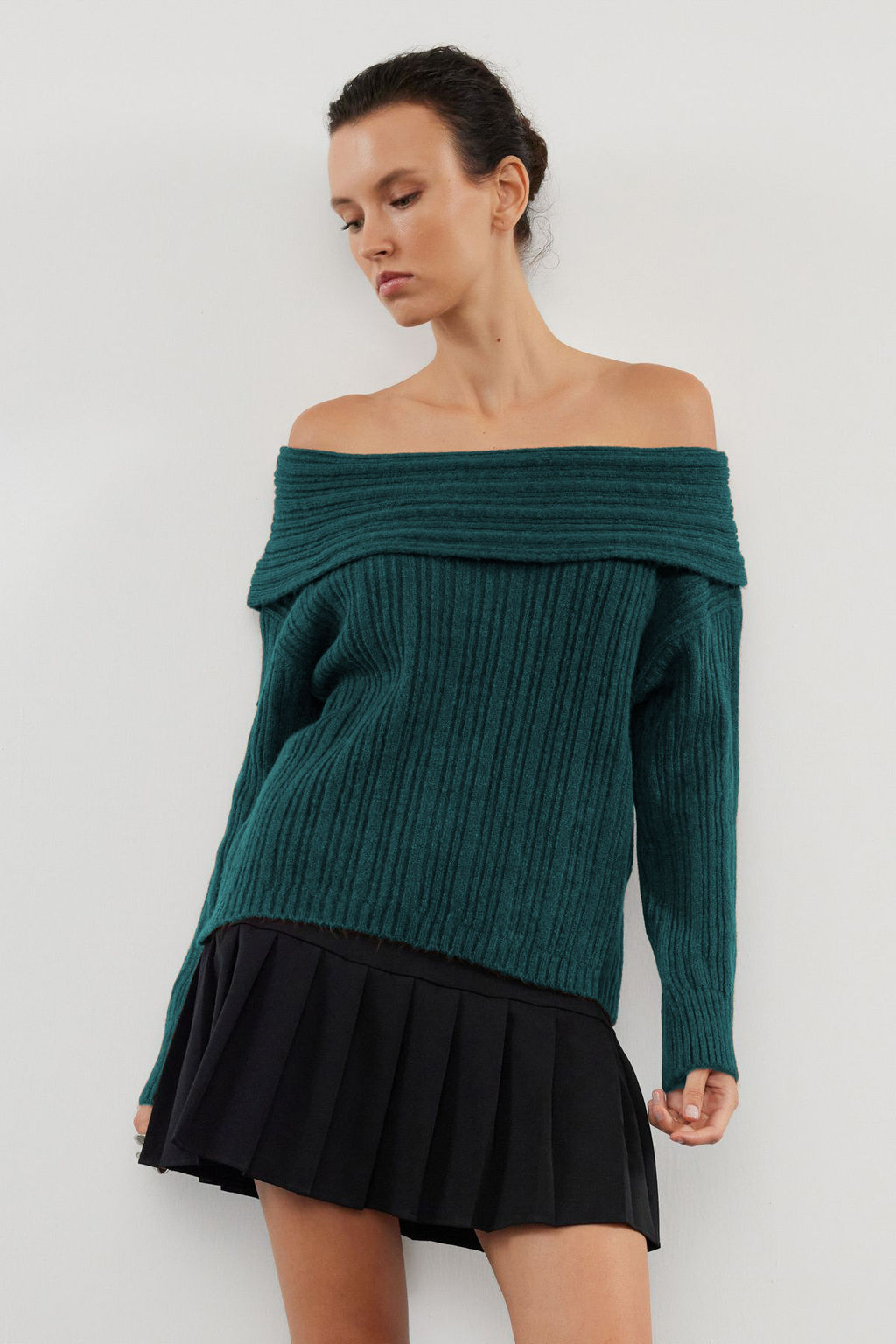 Zumrut Yesili Yumusak Dokulu Carmen Yaka Triko Kazak TWOAW25KZ00076