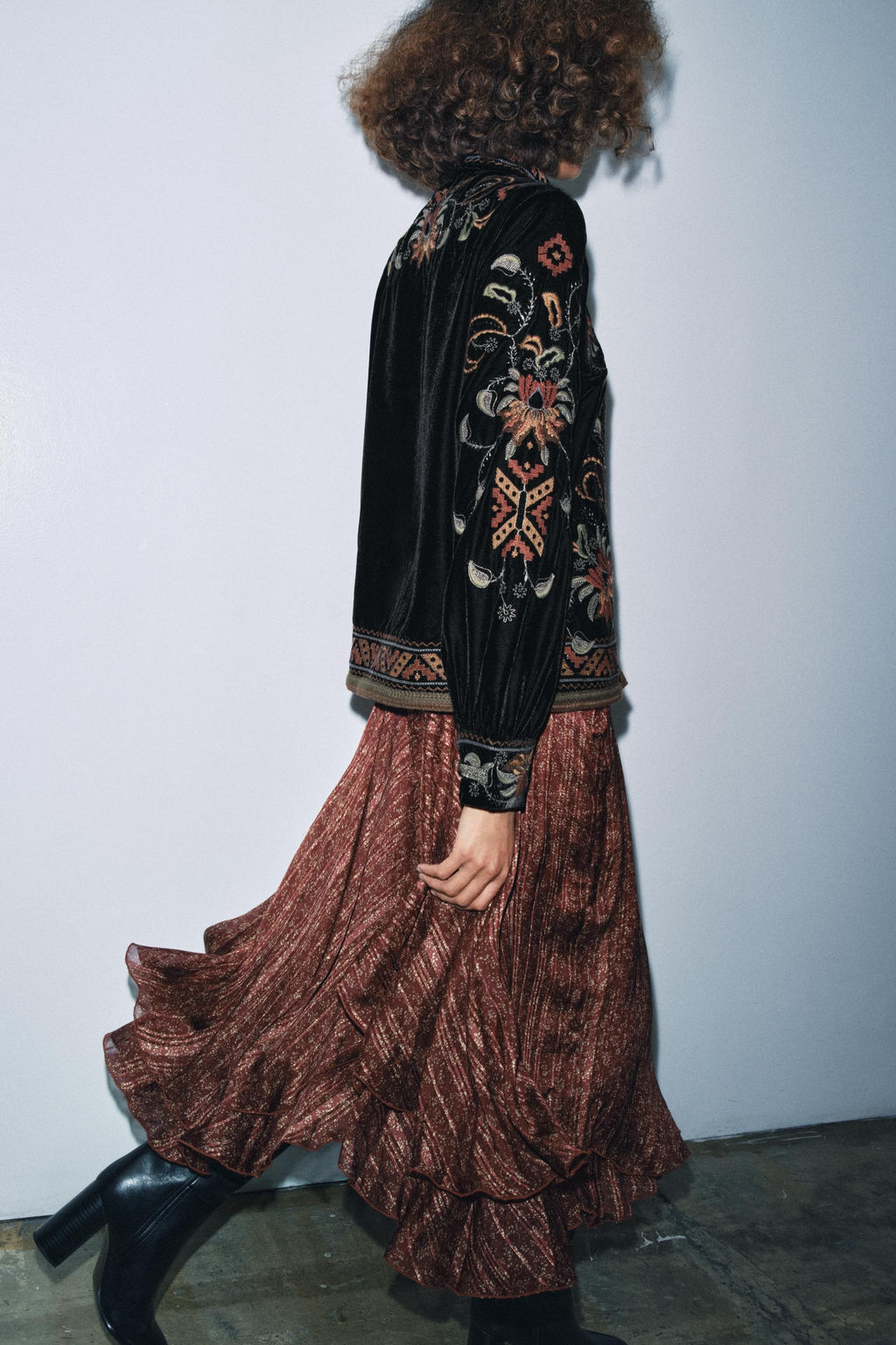 ZW COLLECTION EMBROIDERED VELVET JACKET