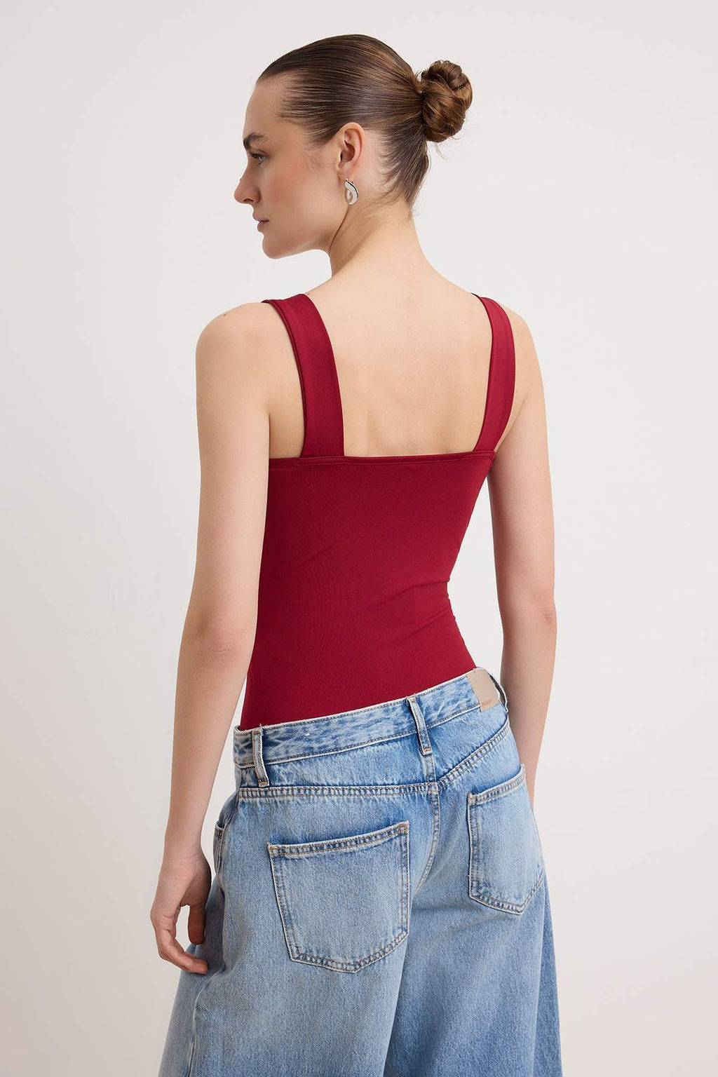 TRENDYOLMILLA Beyaz Fitted/Vucuda Oturan S?rt? Detayl? Kare Yaka C?tc?tl? Esnek Orme Body TWOSS24BD00026 фото 34