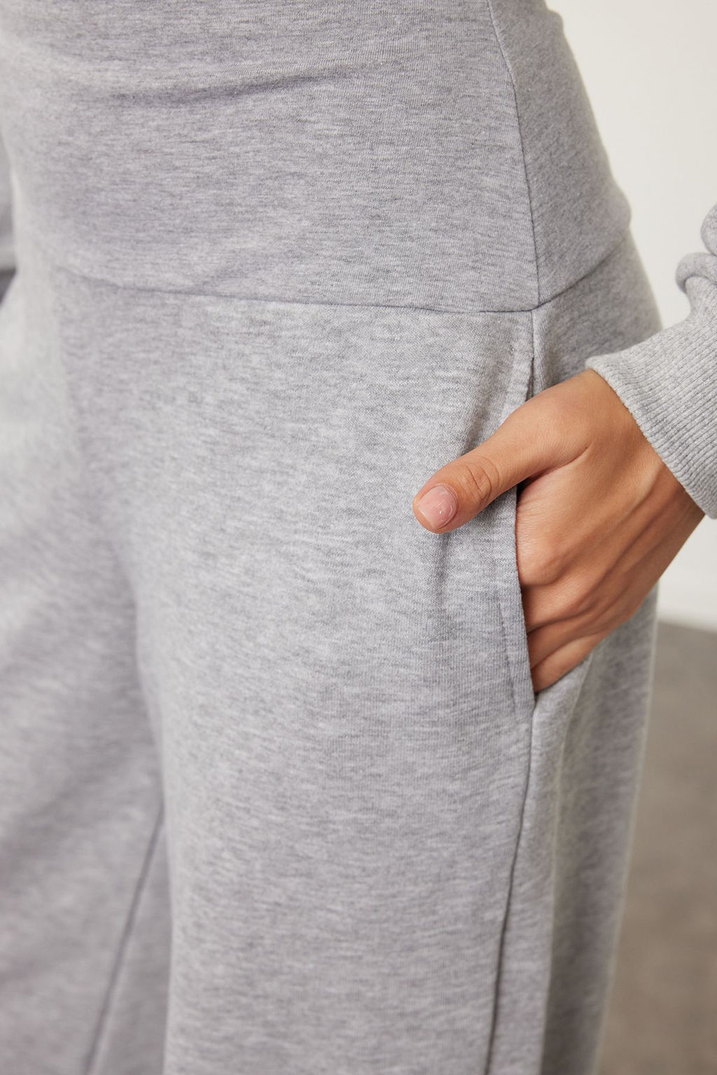Gri Ince Ekstra Yuksek Bel Wide Leg/Genis Kesim Pantolon TWOAW25PL00026