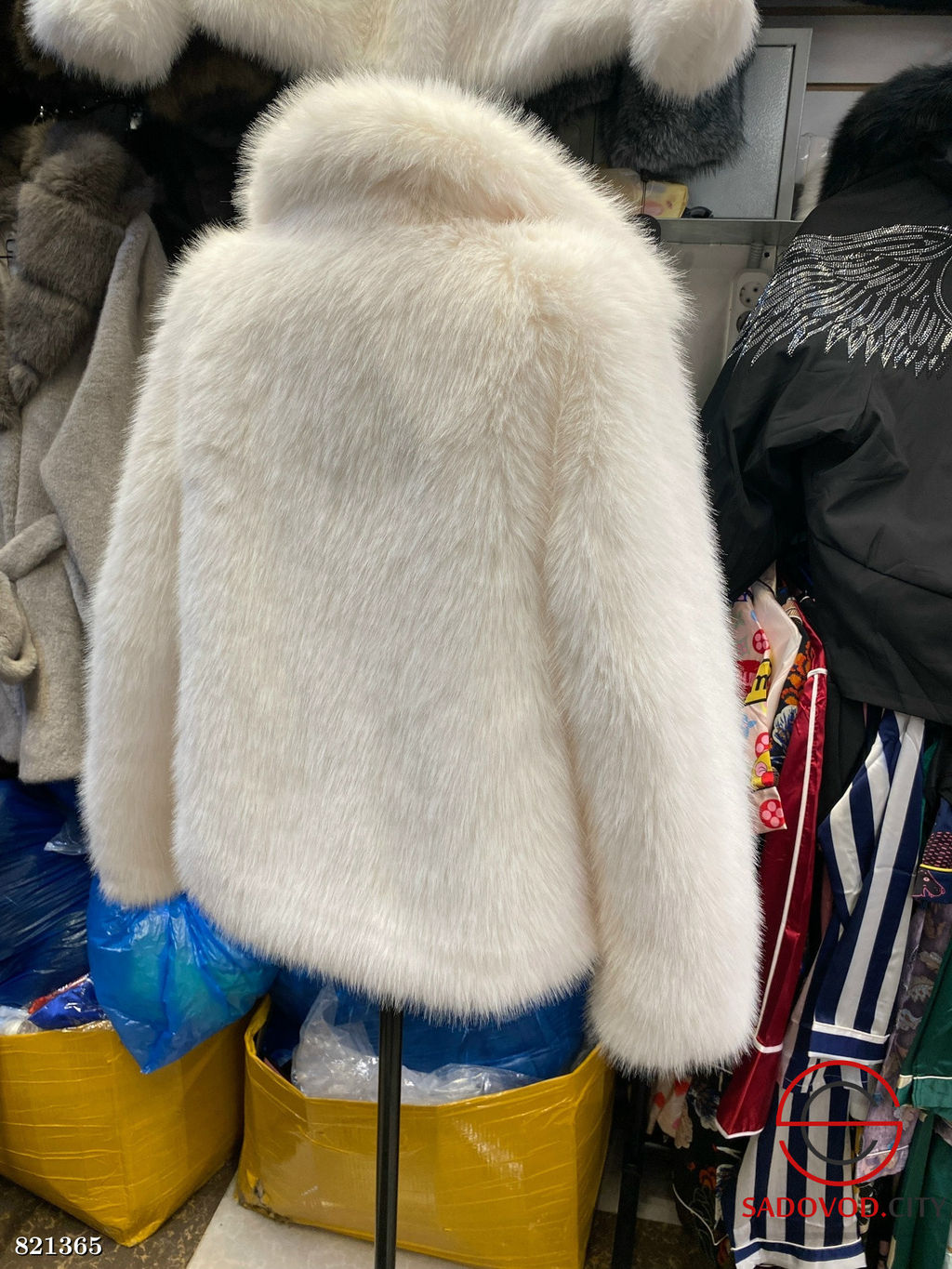 Шуба женская из искусственного меха - Bruno фото 2