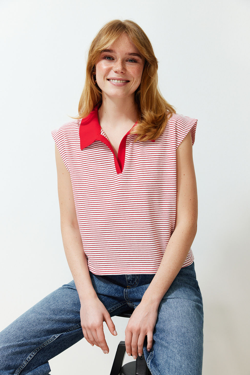 K?rm?z? Cizgili Kal?n Pamuklu Polo Yaka Regular/Normal Kal?p Orme T-Shirt TWOSS24TS00075