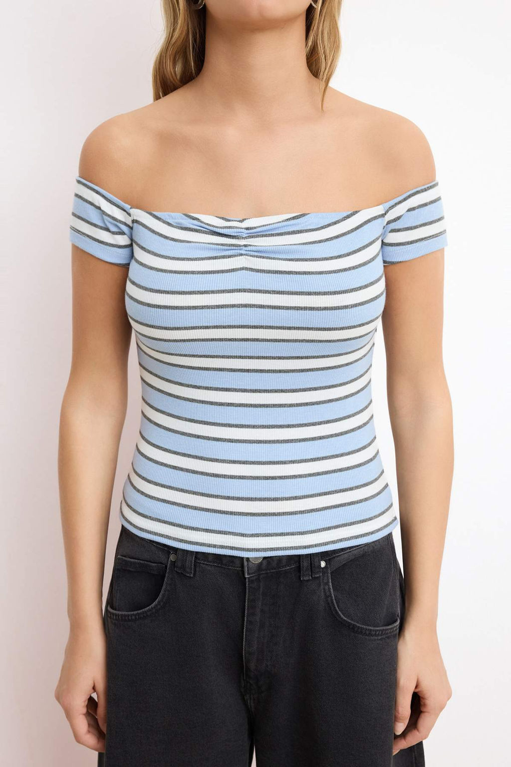 Mavi Cizgili Fitted/Vucuda Oturan Carmen Yaka Buzgulu Fitilli Esnek Orme Bluz TWOSS26BZ00074