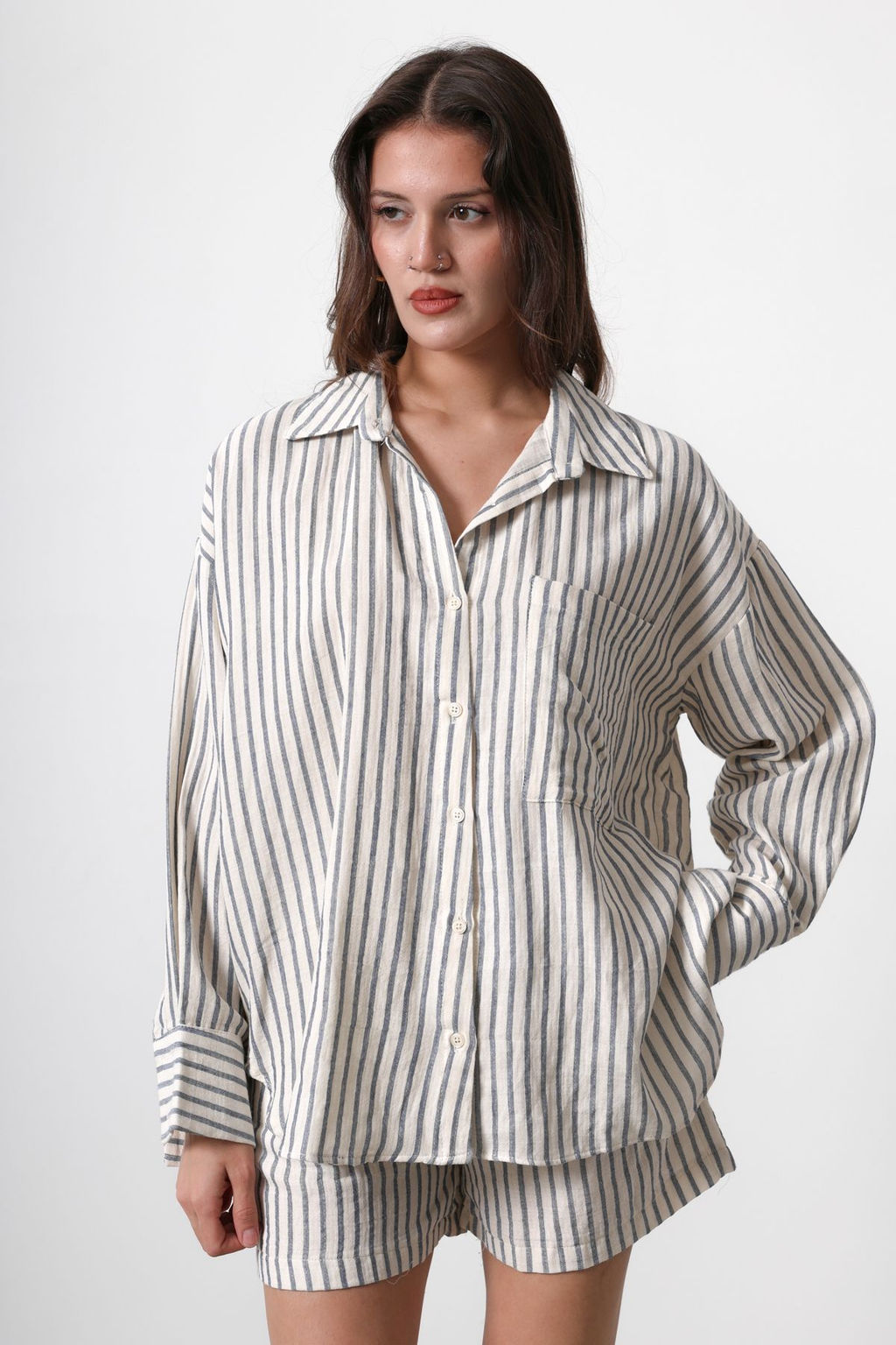Bej Oversize Cepli Cizgili Dusuk Kol Gomlek TWOSS25GO00061 - Trendyolmilla фото 2