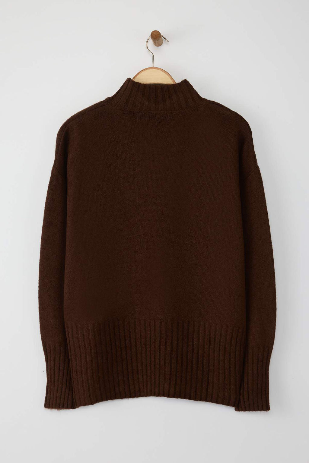 Kahverengi Genis Kal?p Yumusak Dokulu Basic Triko Kazak TWOAW23KZ00490