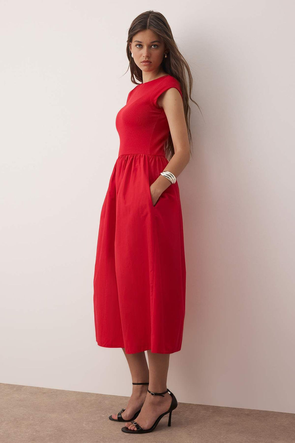 Kahverengi Ustu Esnek Fitilli Alt K?sm? Genis Terrycotton Kontrast Dokuma Elbise - Trendyolmilla фото 10