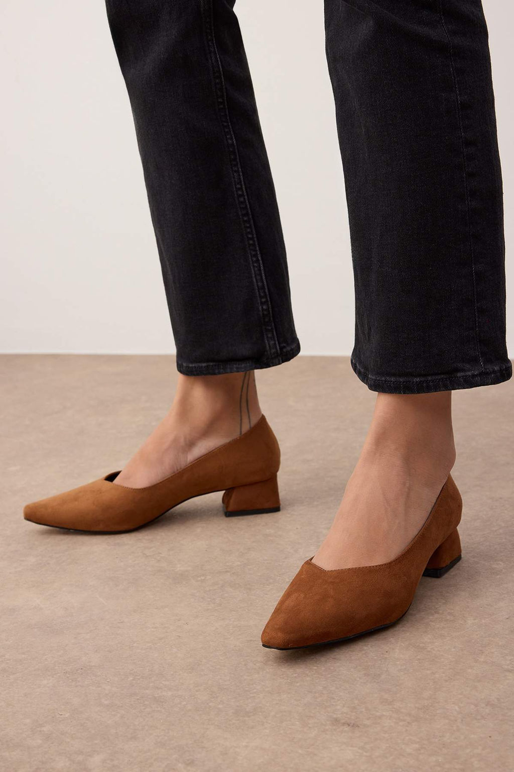 Taba Suet Sivri Burun Kad?n Blok Topuklu Ayakkab? 
TAKAW26TO00006 - Trendyolmilla фото 3