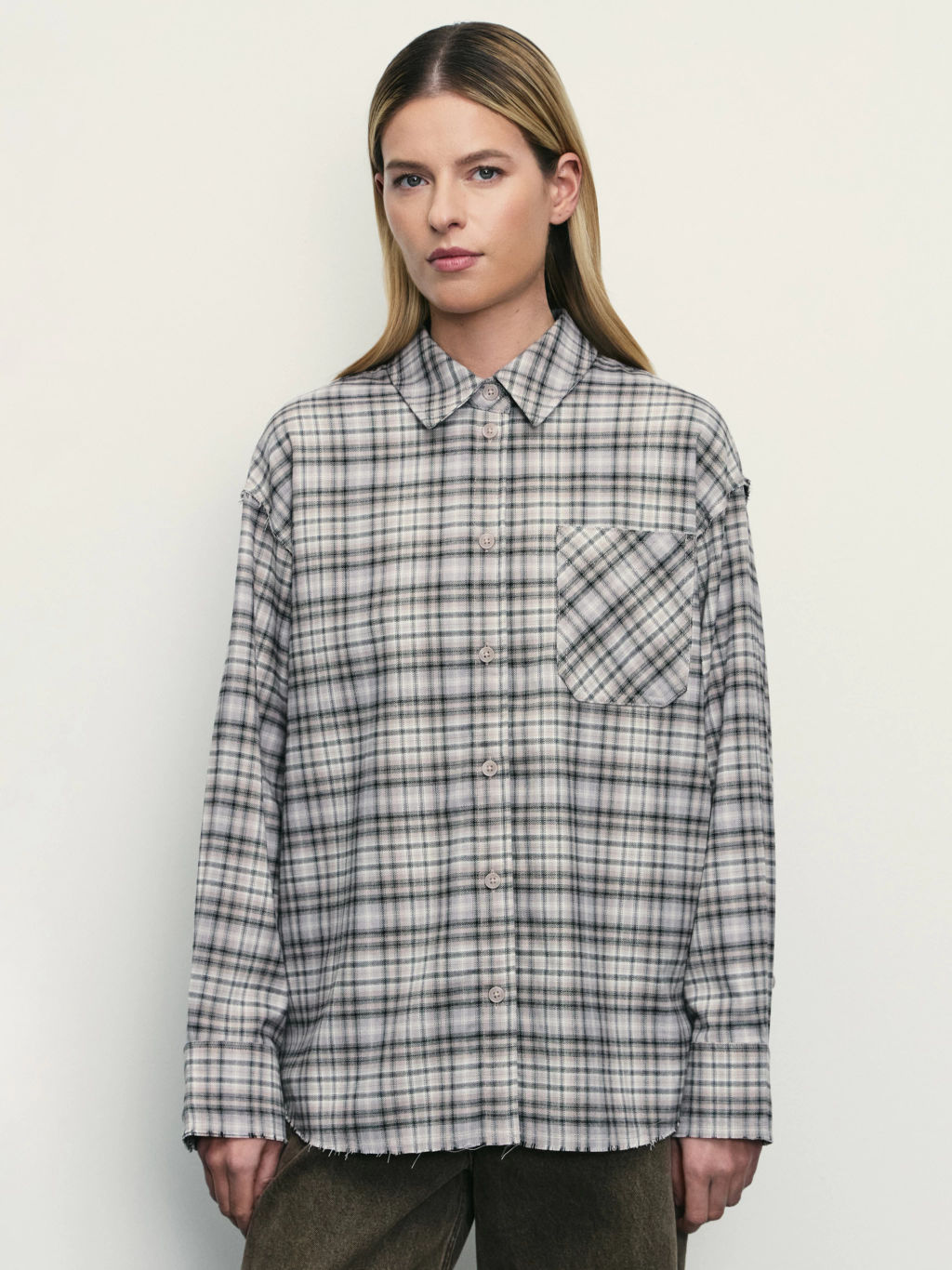 Рубашка в клетку с необработанным краем / Zarina фото 3
