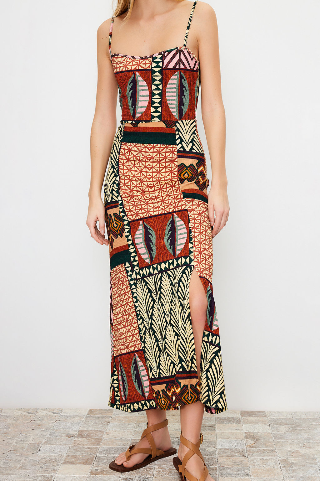 TRENDYOLMILLA Cok Renkli Ayarlanabilir Ask?l? Bask?l? Ask?l? Burumcuk/Dokulu Orme Midi Elbise TWOSS24EL00401