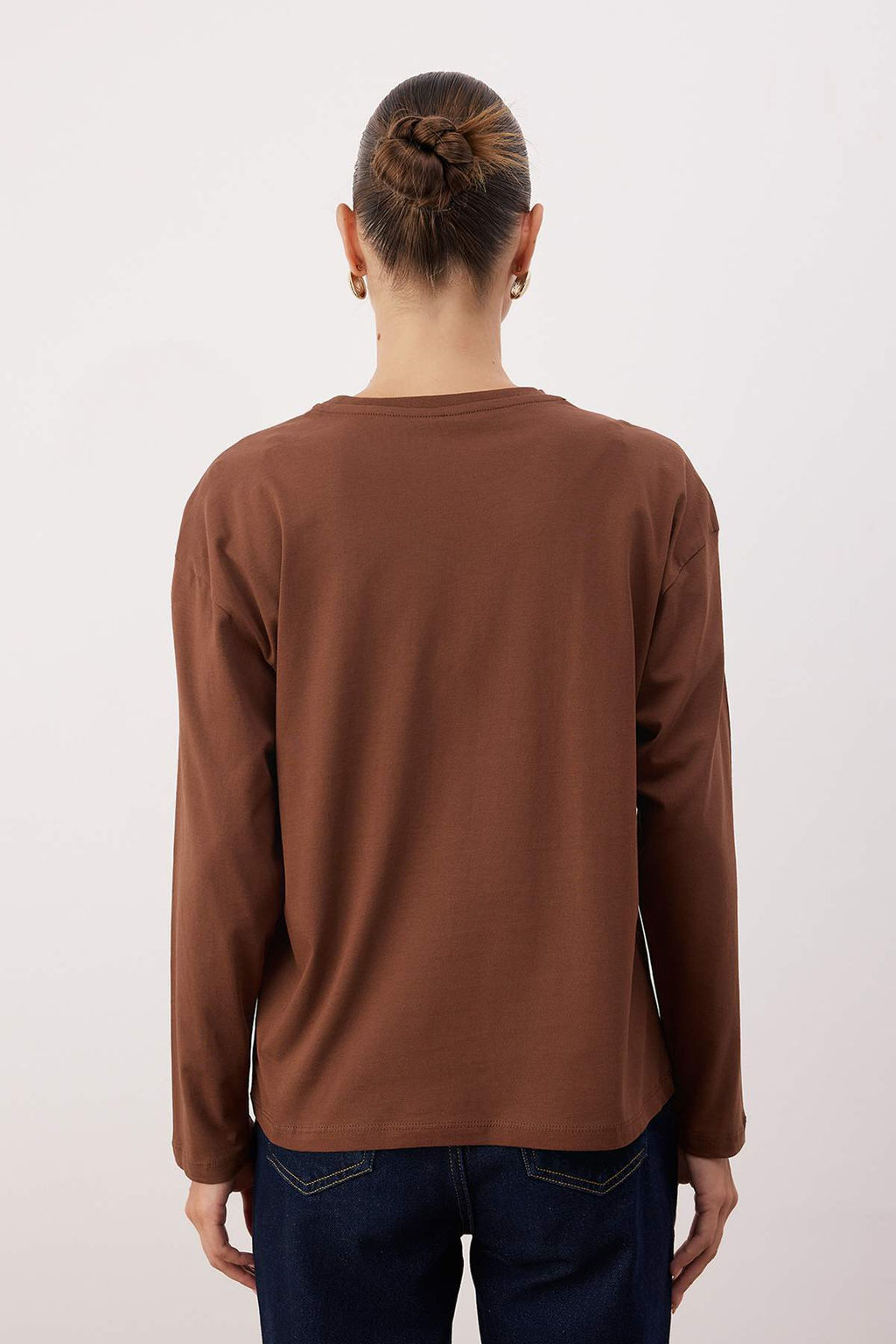 TRENDYOLMILLA Siyah-Beyaz 2li Paket %100 Suprem Oversize/Genis Kesim Orme T-Shirt TWOAW25TS00004  фото 25