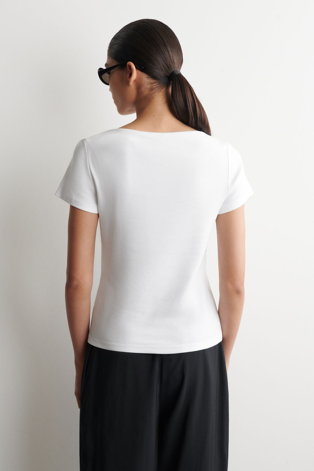 CAMISETA ALGOD?N CUELLO BARCO SLIM FIT - H&m фото 8