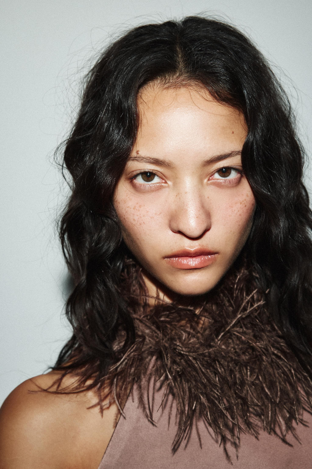 HALTER DRESS WITH FEATHERS - Zara фото 4