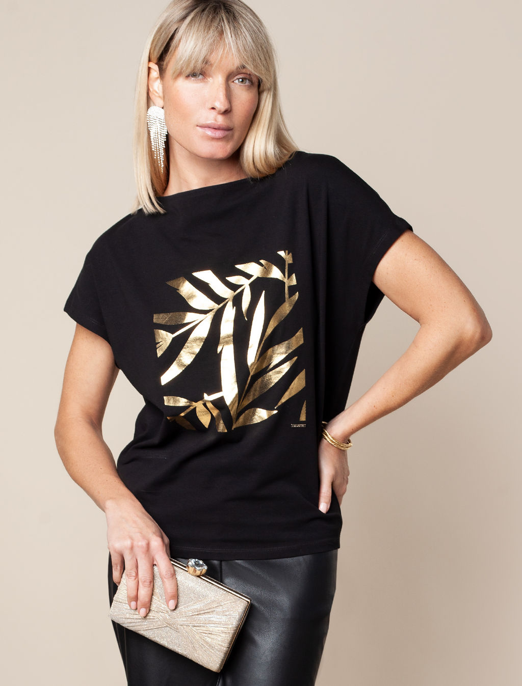 VILATTE / Футболка из премиального хлопка с авторским принтом фольгой фото 2