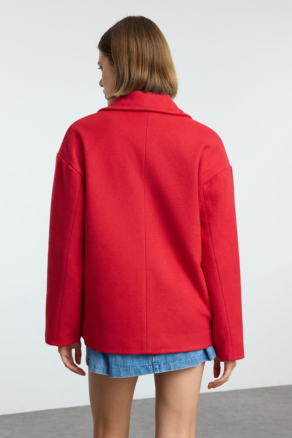 K?rm?z? Dugme Detayl? Yumusak Dokulu Regular K?sa Kaban TWOAW25KB00091