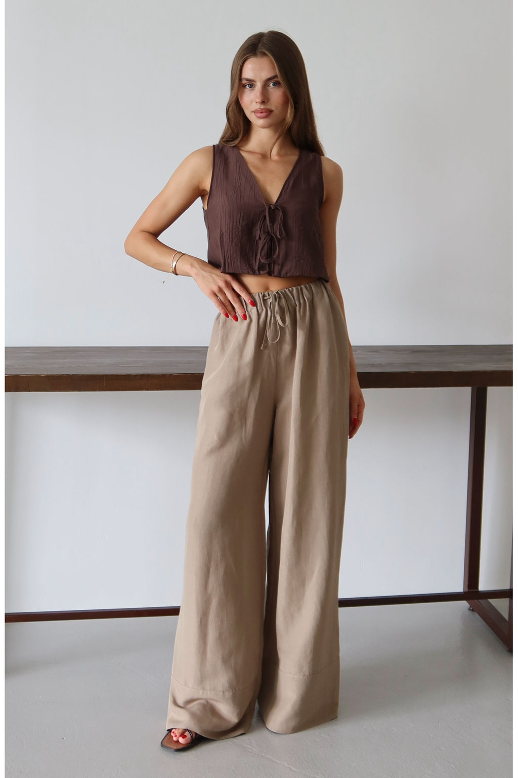 Tas Keten Icerikli Wide Leg/Genis Paca Beli Lastikli Pantolon TWOSS25PL00124 - Trendyolmilla фото 13