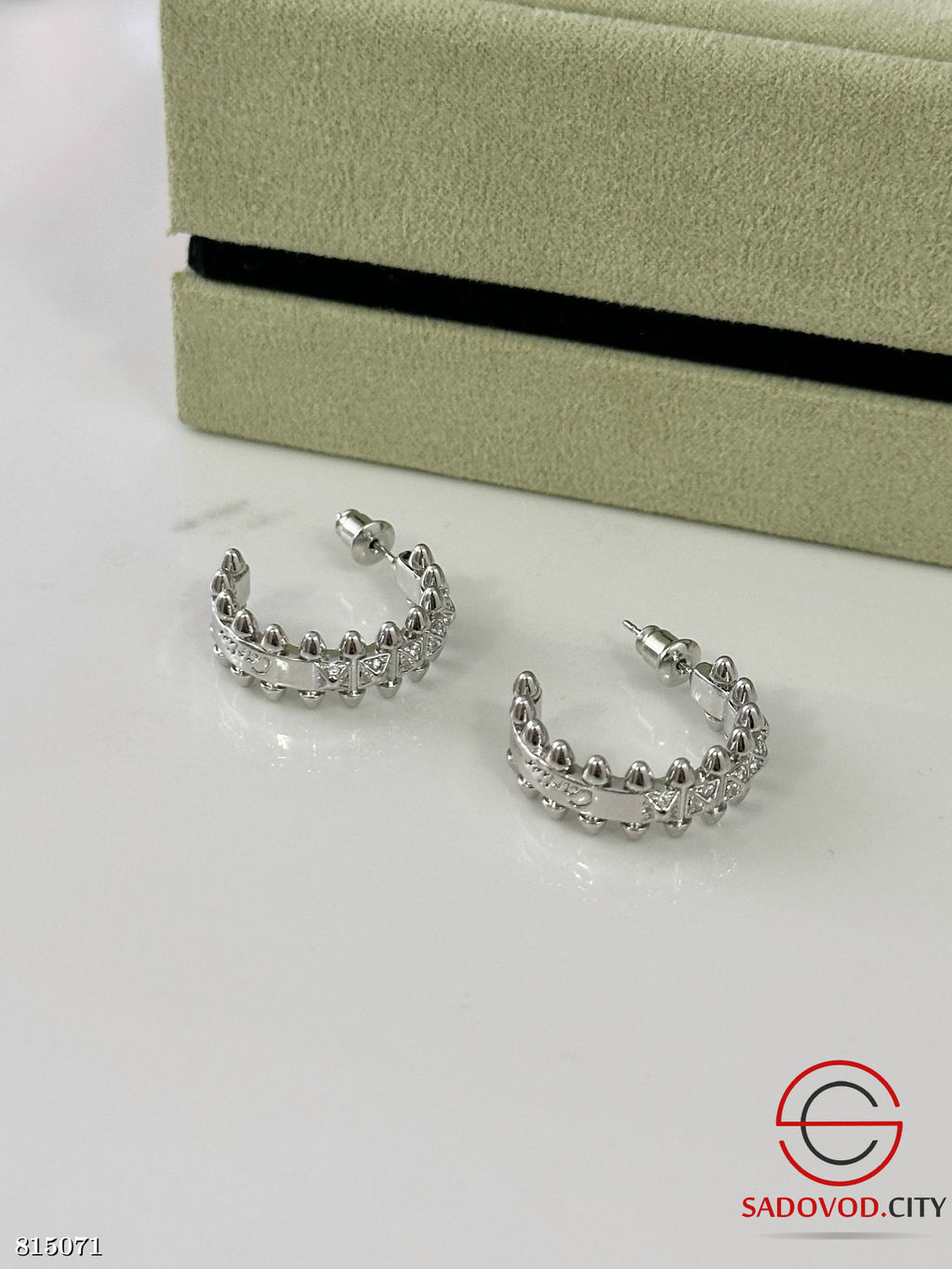 Серьги женские кольца с шипами