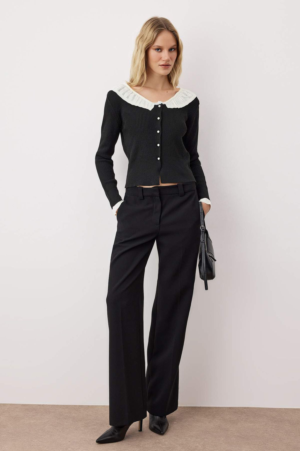 Siyah Dantel Yaka Detayl? Renk Bloklu Fitted/Vucudu Saran Triko H?rka TWOAW26HI00031 - Trendyolmilla фото 2