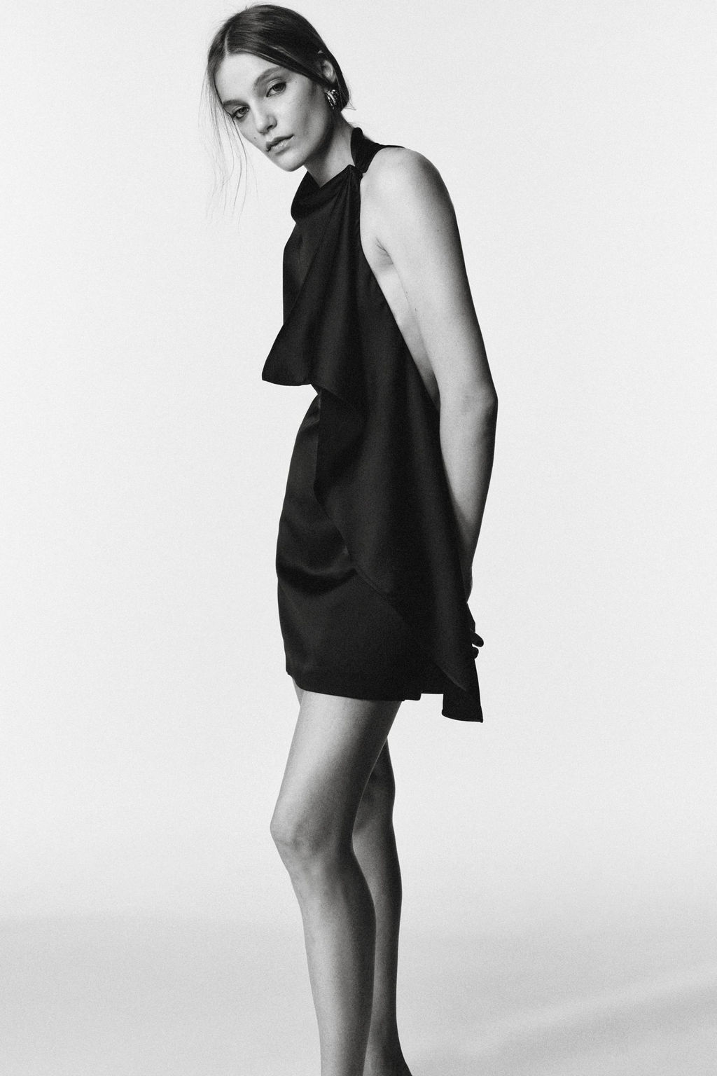 LIMITED EDITION CUT-OUT SHORT DRESS - Zara фото 2