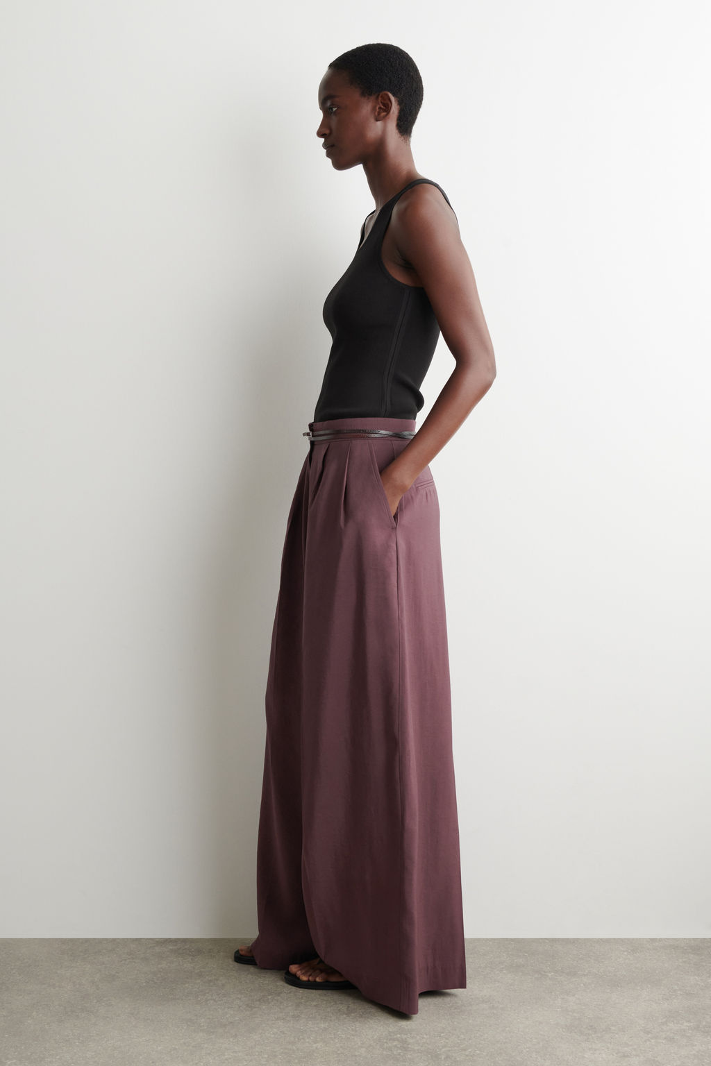 PANTAL?N WIDE LEG DE MODAL PINZAS