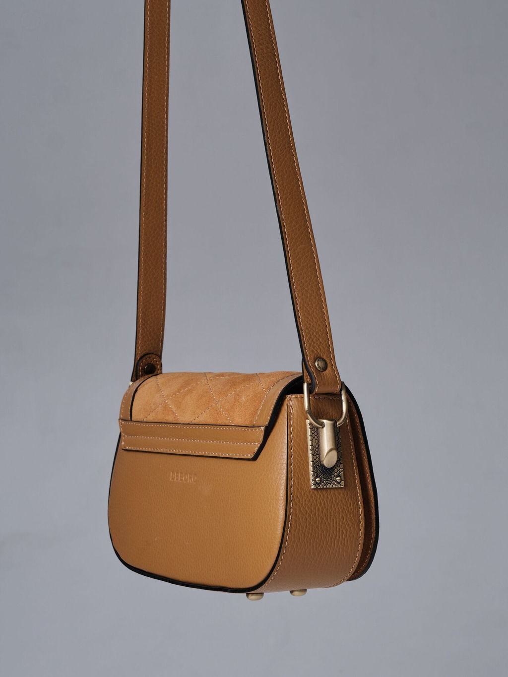 Сумка замшевая на плечо Deboro 30791 глина