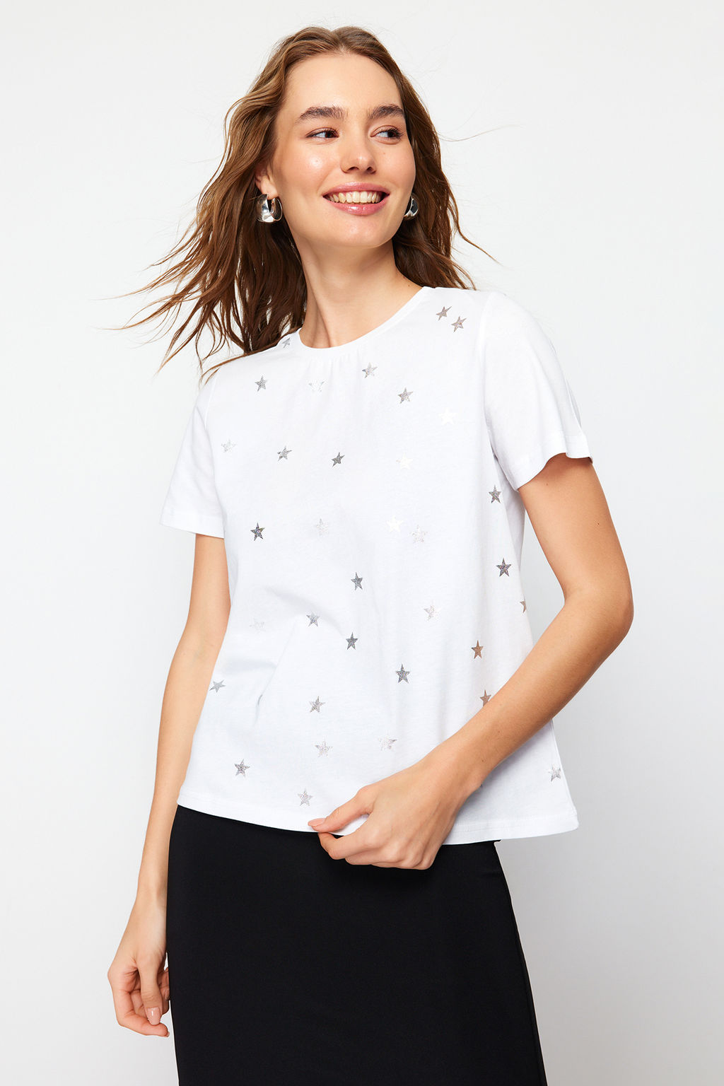 Beyaz %100 Kal?n Pamuklu Varak Y?ld?z Bask?l? Regular Kal?p Orme T-Shirt TWOSS20TS0757