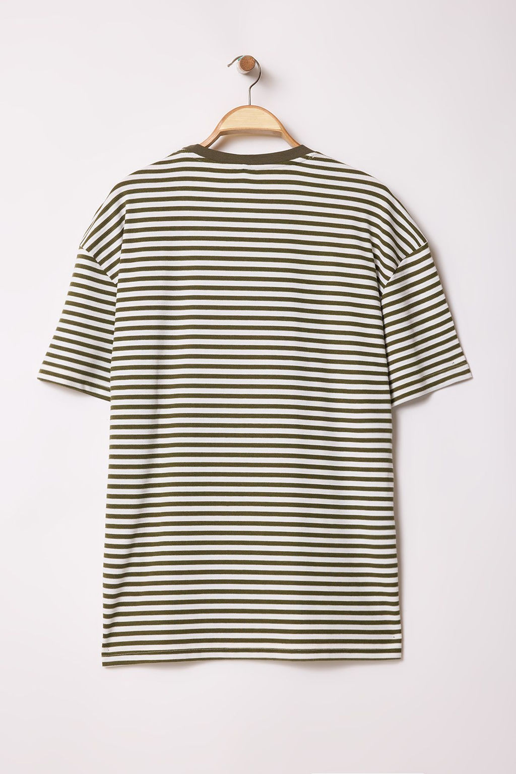 TRENDYOL MAN Haki Limited Edition Oversize/Genis Kesim T-Shirt TMNSS25TS00081