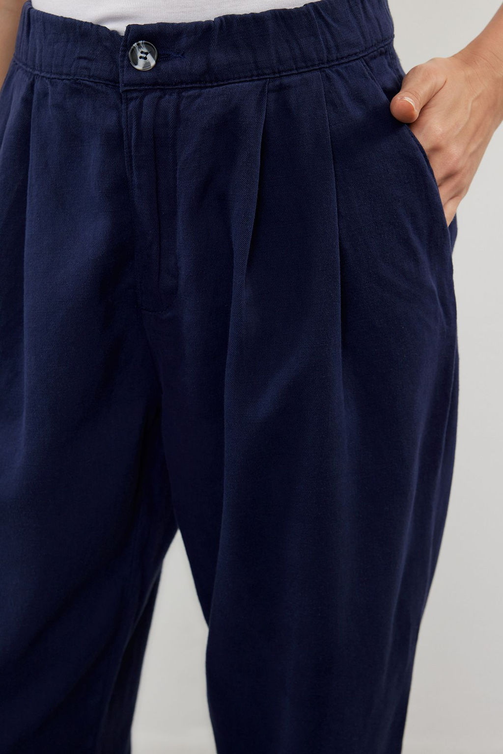 Lacivert Premium Dikis Detayl? Beli Lastikli Yuksek Bel Balon Jeans TWOAW25JE00002 - Trendyolmilla фото 4