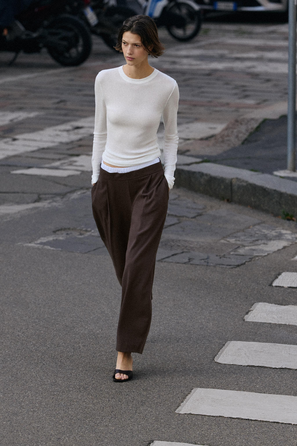 PANTAL?N BARREL CINTURA DOBLE / Marr?n - Zara фото 4