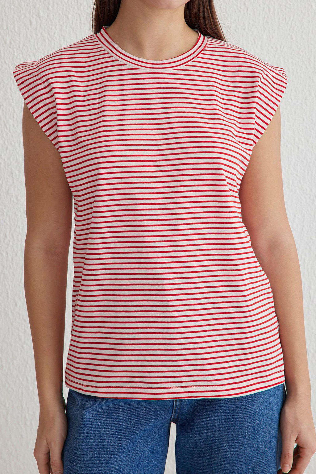 K?rm?z? Cizgili %100 Pamuk Cizgili Vatka Gorunumlu Basic Bisiklet Yaka Orme T-Shirt TWOSS20TS0021