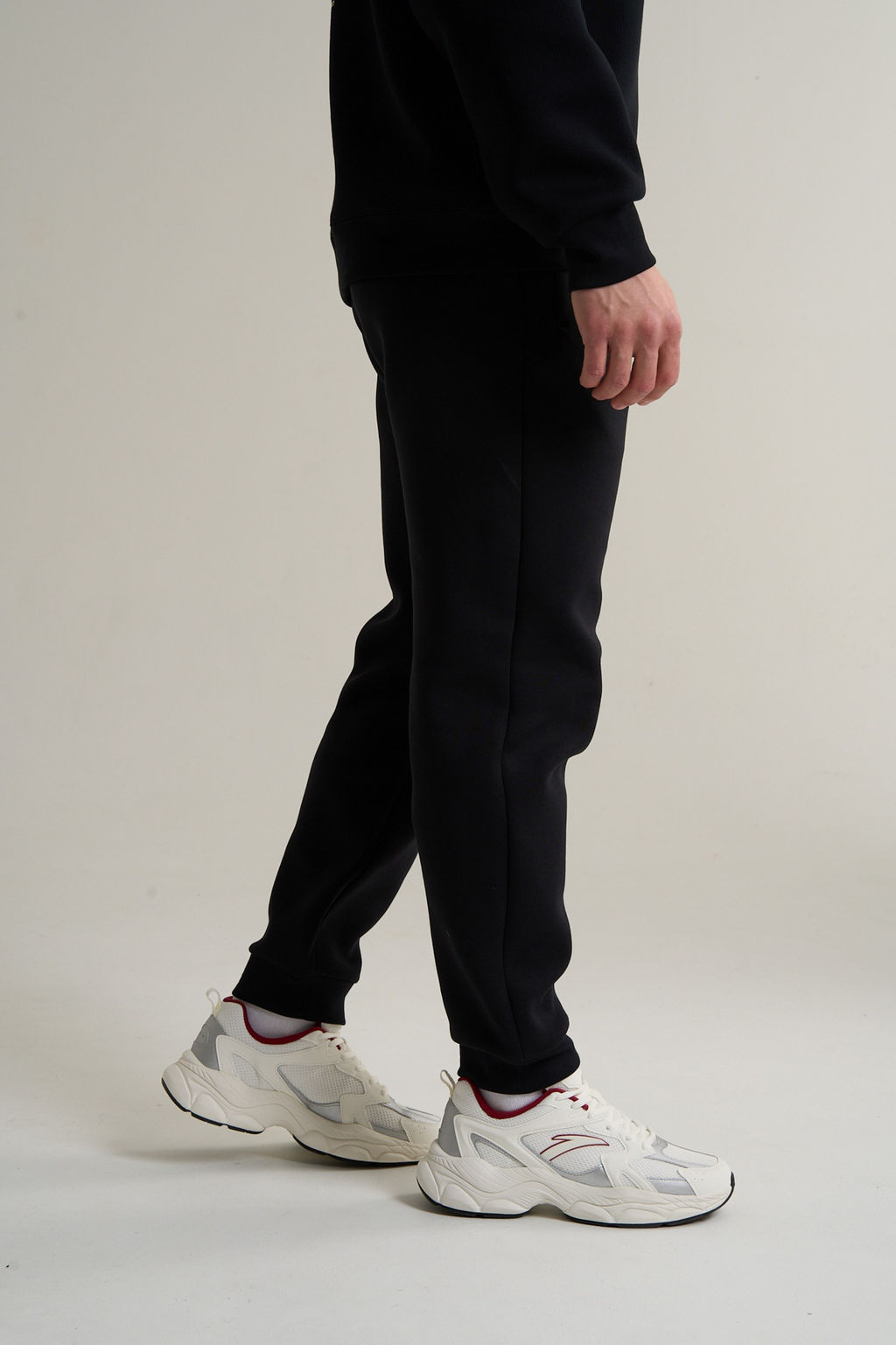 Брюки трикотажные Черный ANTA TRN Knit Track Pants фото 3
