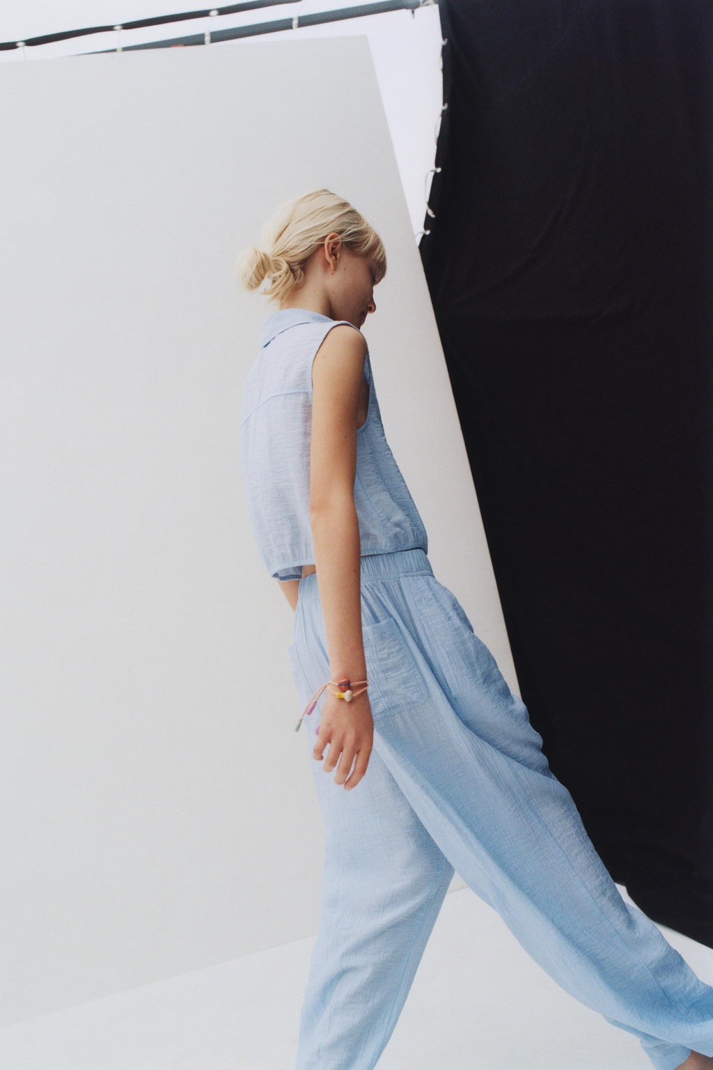 CRINKLED EFFECT WIDE-LEG TROUSERS - Zara фото 6