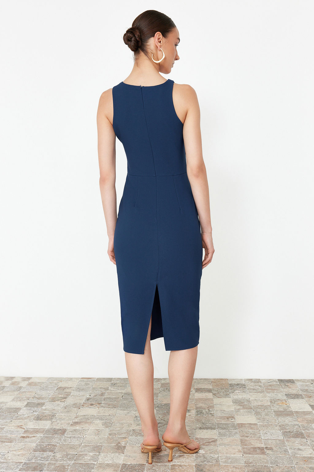 Petrol Vucuda Oturan Yakas? Aksesuar Detayl? Midi Kalem Etek Dokuma Elbise TWOSS23EL02115