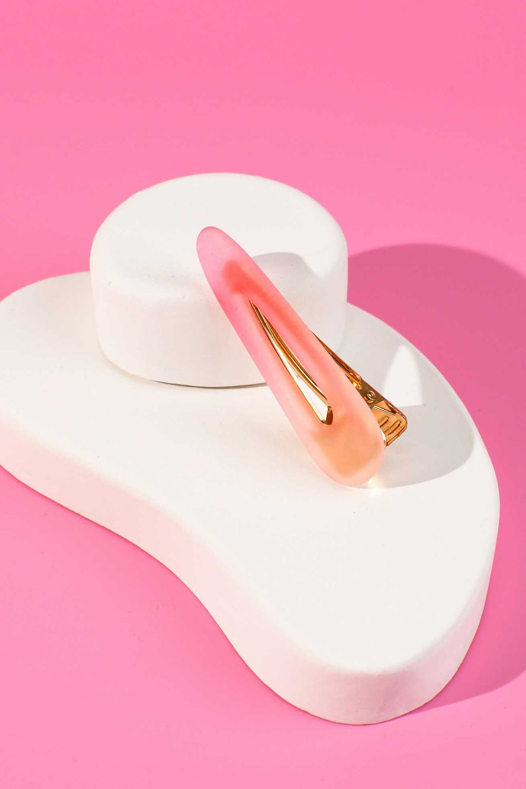 Заколка для волос зажим, арт. 71794 / 10 РОЗОВЫЙ ГРАДИЕНТ (в наборе: 1шт., 6,7 см, черный металл, полиметилметакрилат, цвет: розовый, подложка из мелованного картона + ПЭТ-пакет с европодвесом)