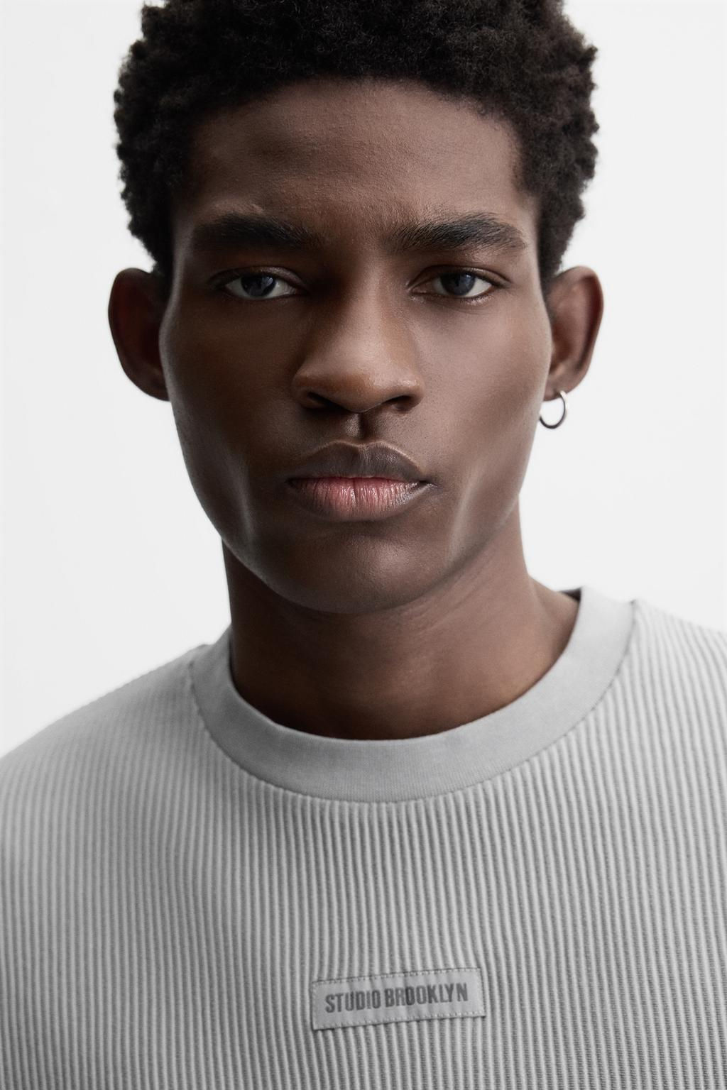 TEXTURED PATCH T-SHIRT - Zara фото 6