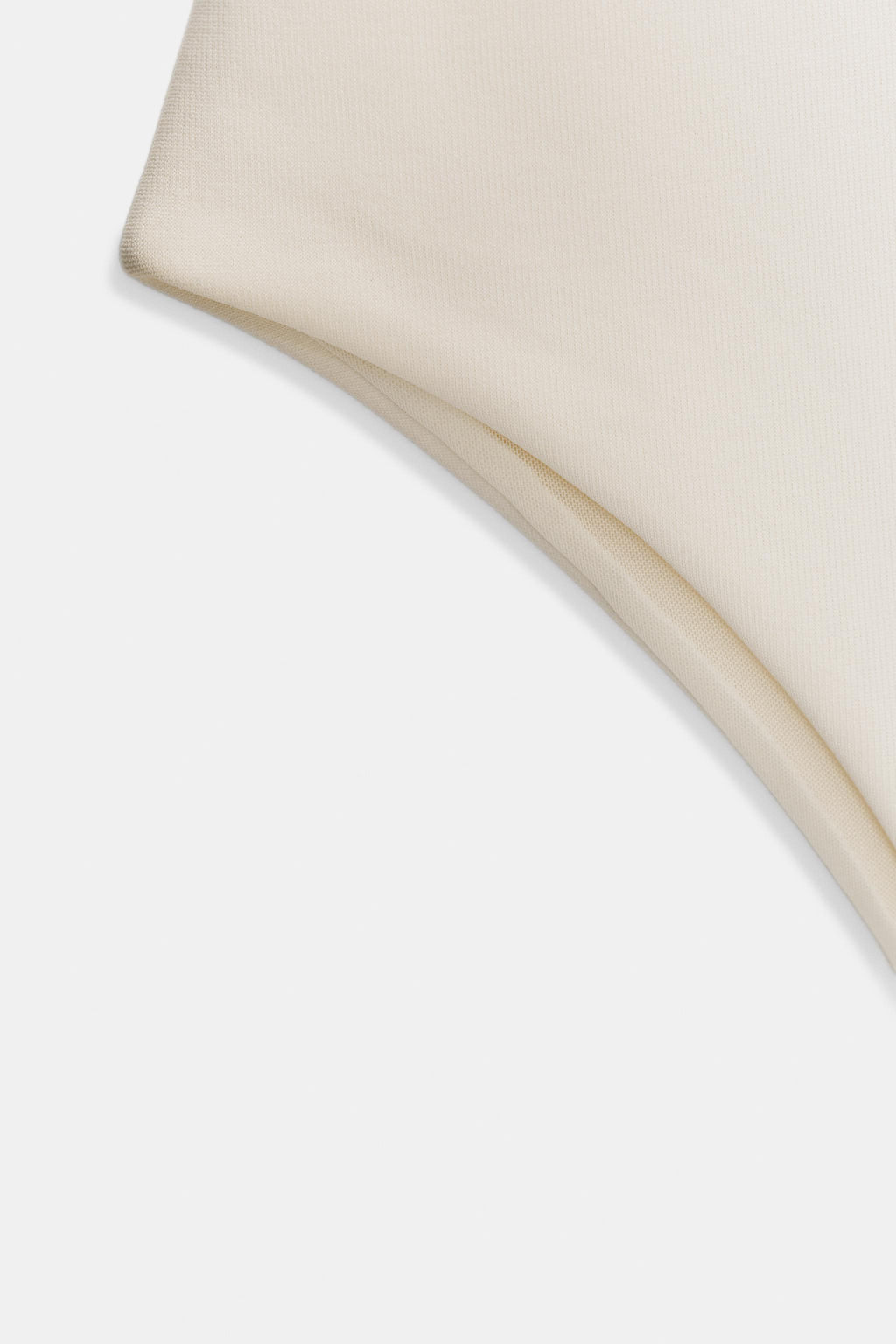 BODY STRETCH CUT OUT / Blanco roto