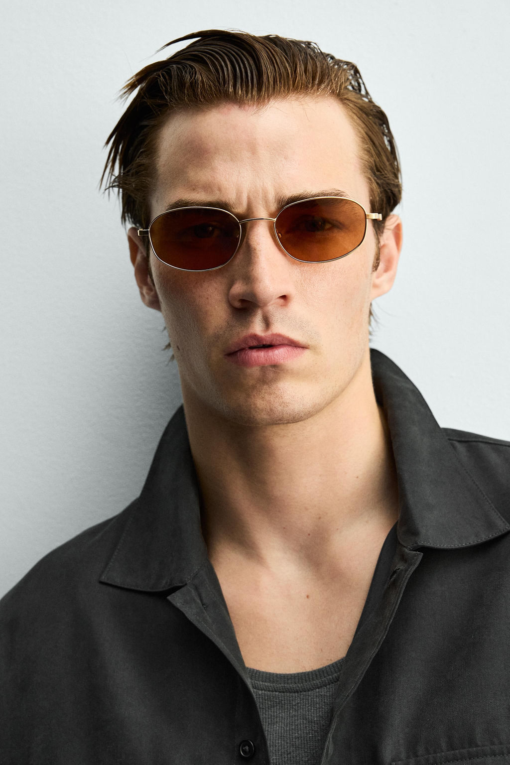 CAMISA FLUIDA RELAXED FIT BOLSILLOS / Gris oscuro - Zara фото 6