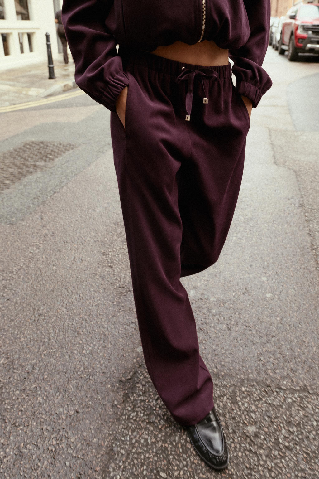 WIDE-LEG TROUSERS