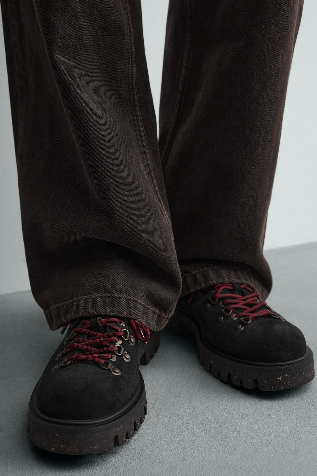 ZAPATO PIEL ENGANCHES / Negro