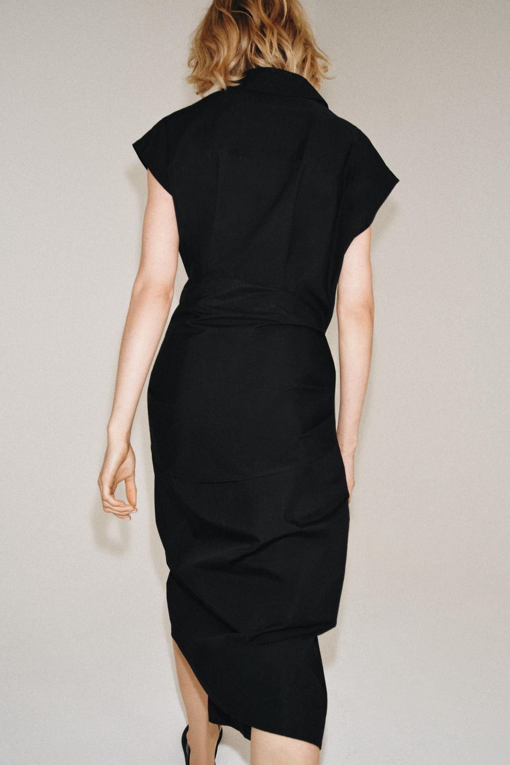 VESTIDO CAMISERO FAJ?N ZW COLLECTION / Negro - Zara фото 3