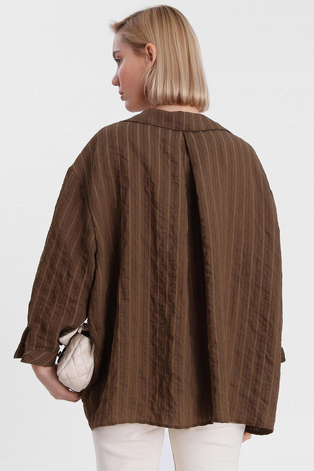 Kahverengi Cizgili Oversize/Genis Kal?p Dokulu Gomlek TWOAW26GO00083
