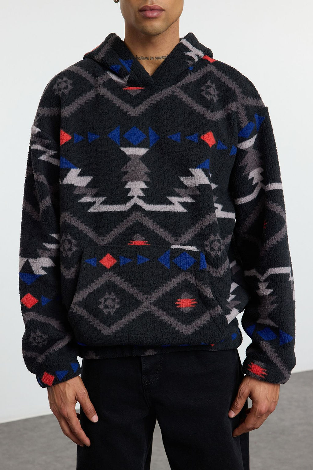 TRENDYOL MAN Siyah Un?sex Oversize/Genis Kesim Desenli Serpa Polar/Pelus Kapusonlu Sweatshirt TMNAW25SW00147 - Trendyolmilla фото 3