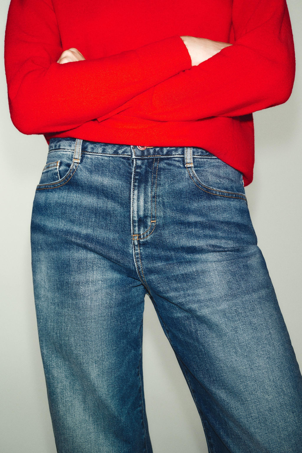 Z.07 RELAXED FIT HIGH-WAIST JEANS WITH TURN-UP HEMS - Zara фото 5