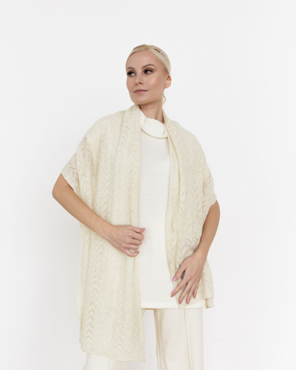 Палантин из шерсти 3803 кремовый